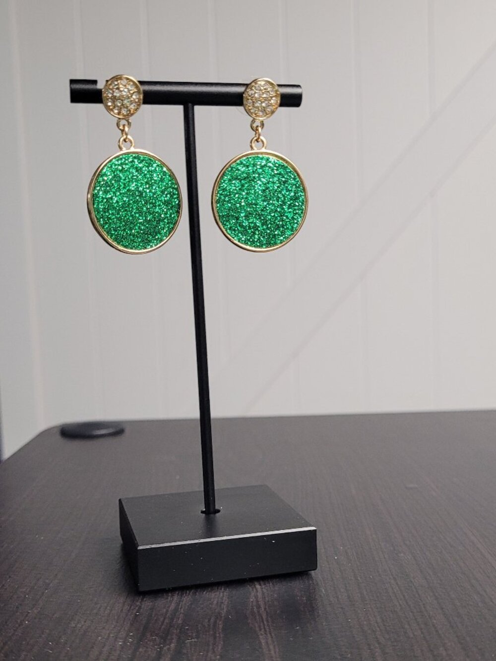 Gold/green glittery earrings with rhinestones NWT - Picture 4 of 11